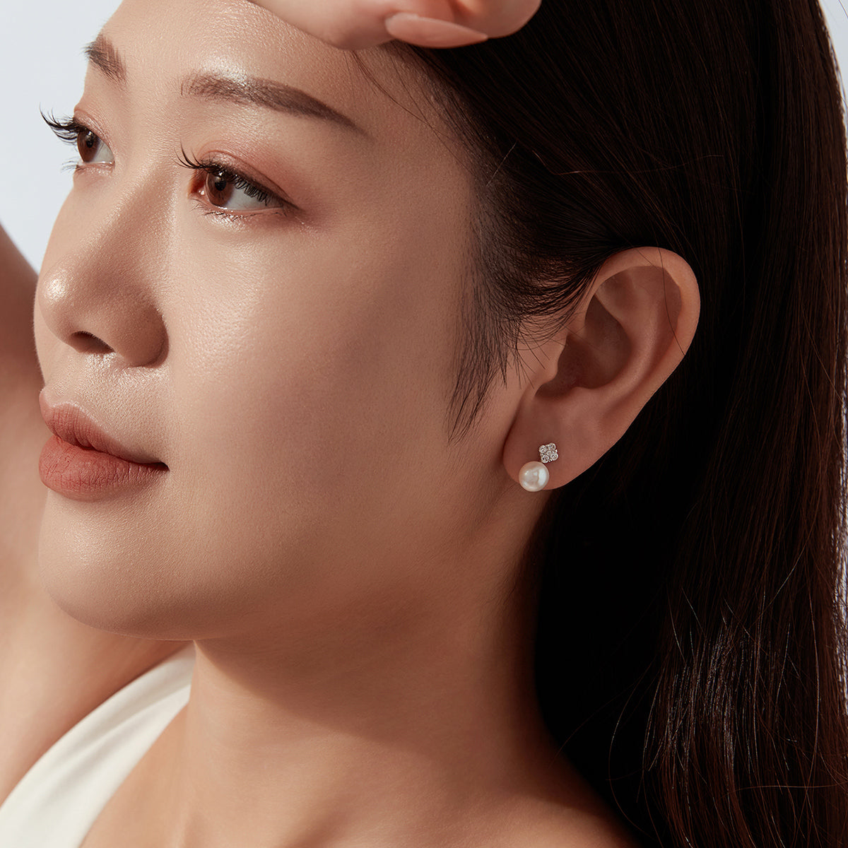Natural Pearl Four-Leaf Clover Stud Earrings