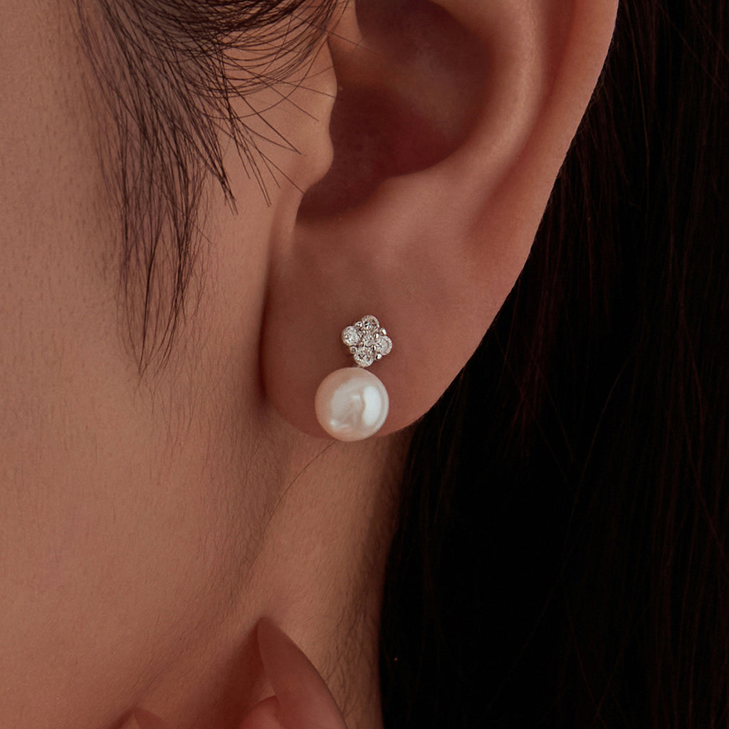Natural Pearl Four-Leaf Clover Stud Earrings