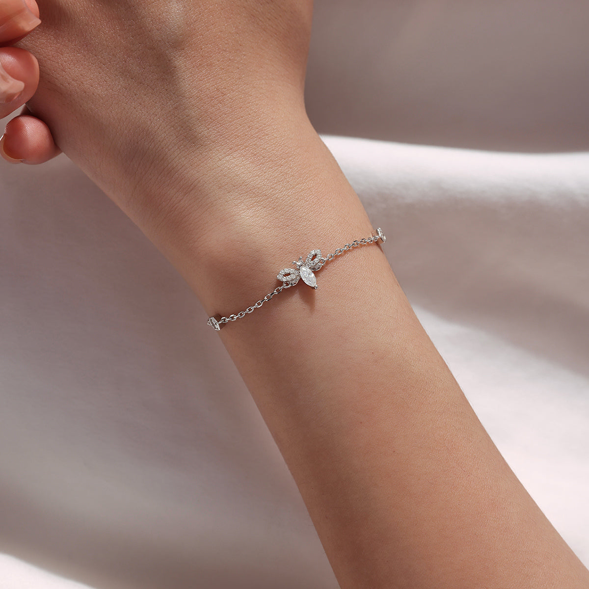 Bee Moissanite Bracelet