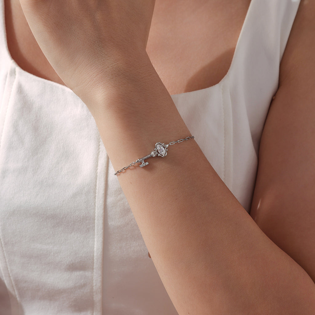 Moissanite Key Bracelet