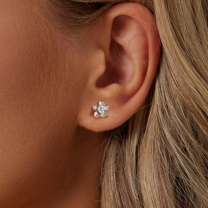 bamoer 925 Silver Matte Floral Moissanite Stud Earrings