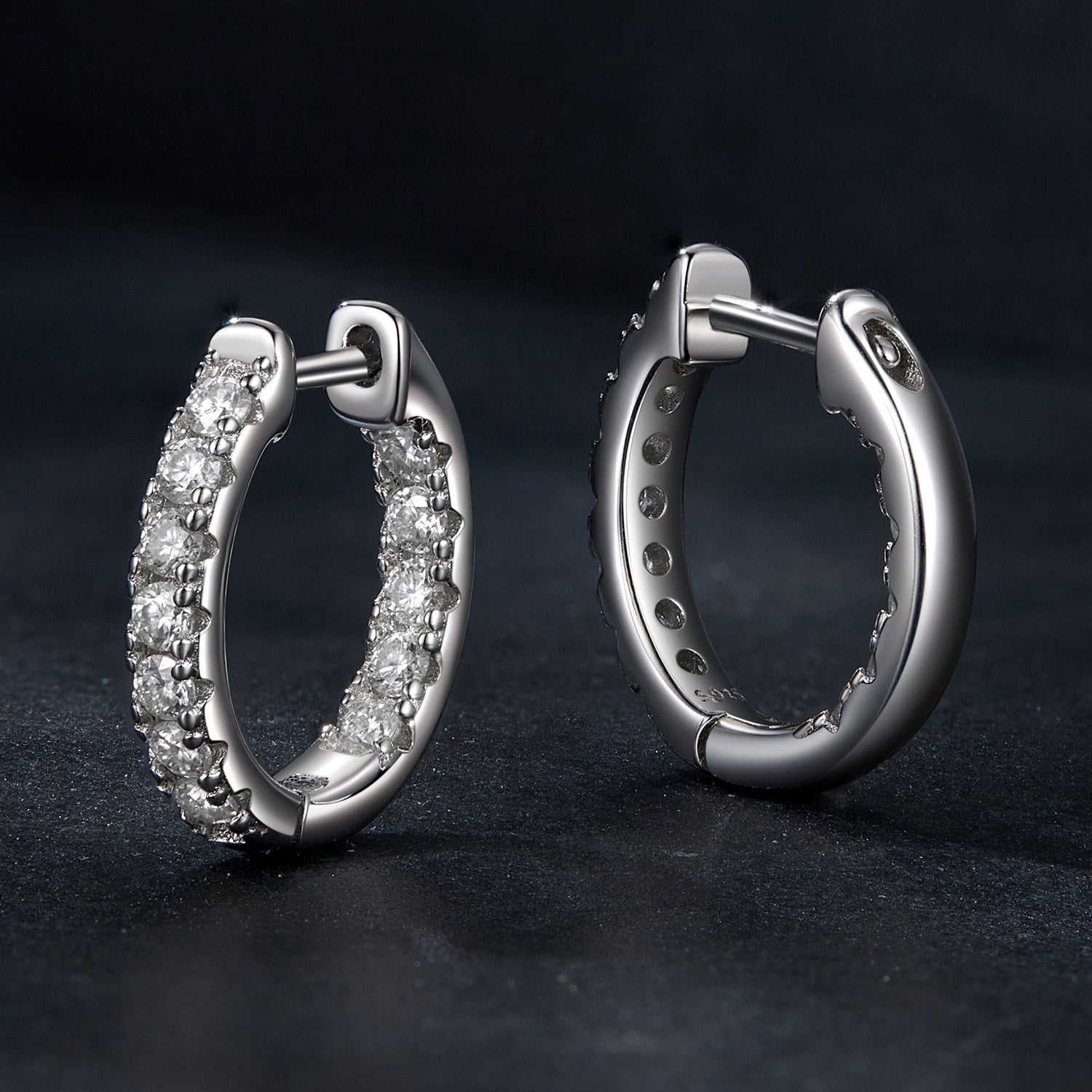 bamoer 925 Silver Pavé Moissanite Huggie Hoop Earrings