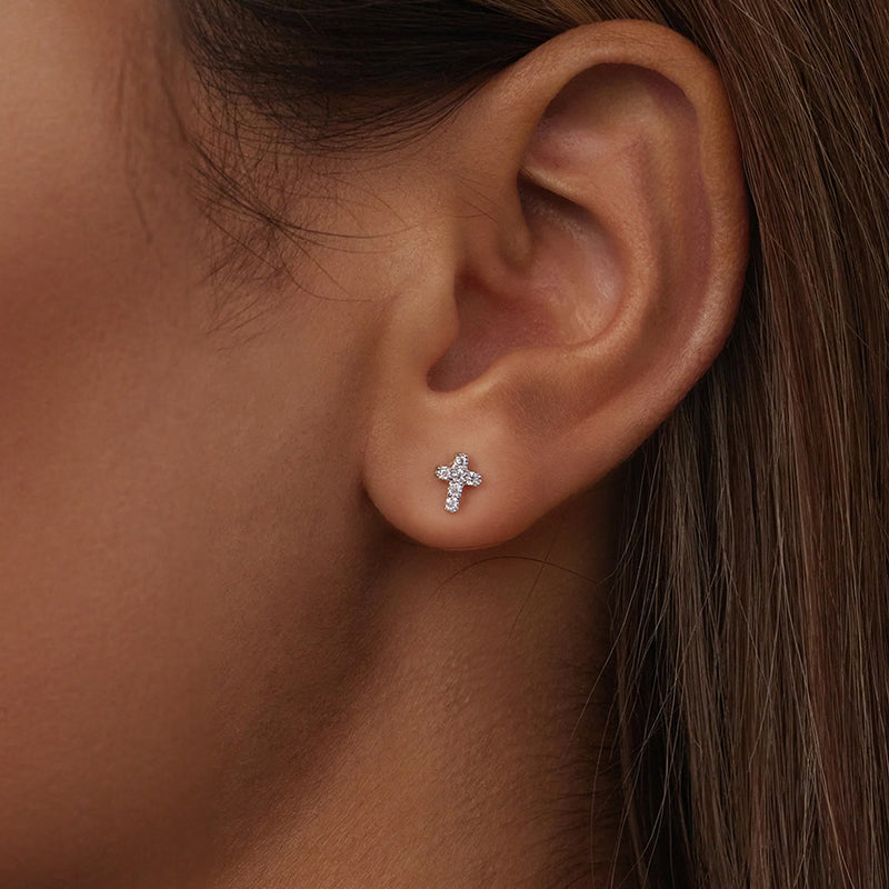 bamoer 925 Silver Pavé Moissanite Cross Stud Earrings