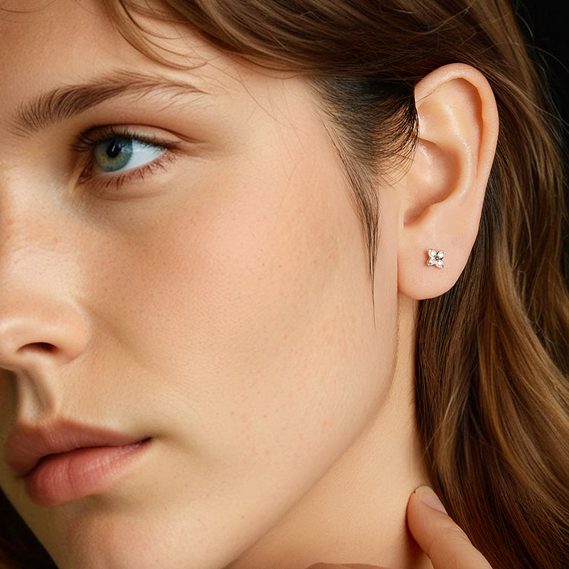 bamoer 925 Silver Four-Leaf Clover Moissanite Studs
