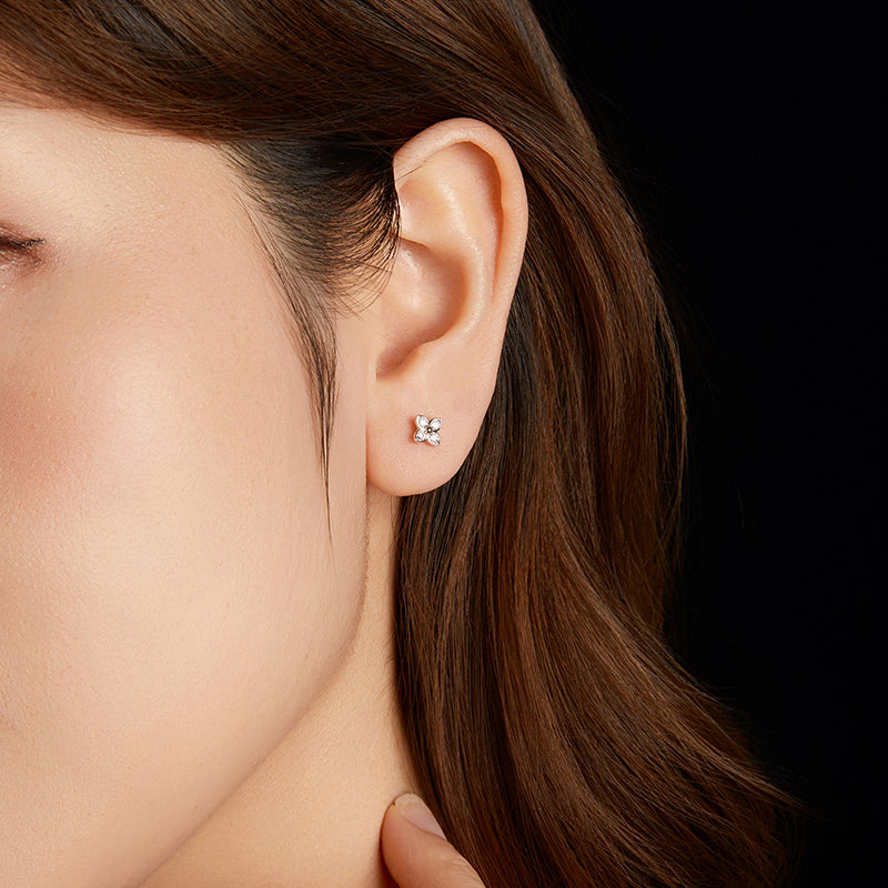 bamoer 925 Silver Four-Leaf Clover Moissanite Studs