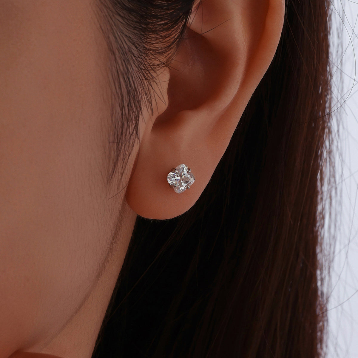 1CT Lucky Clover Moissanite Stud Earrings