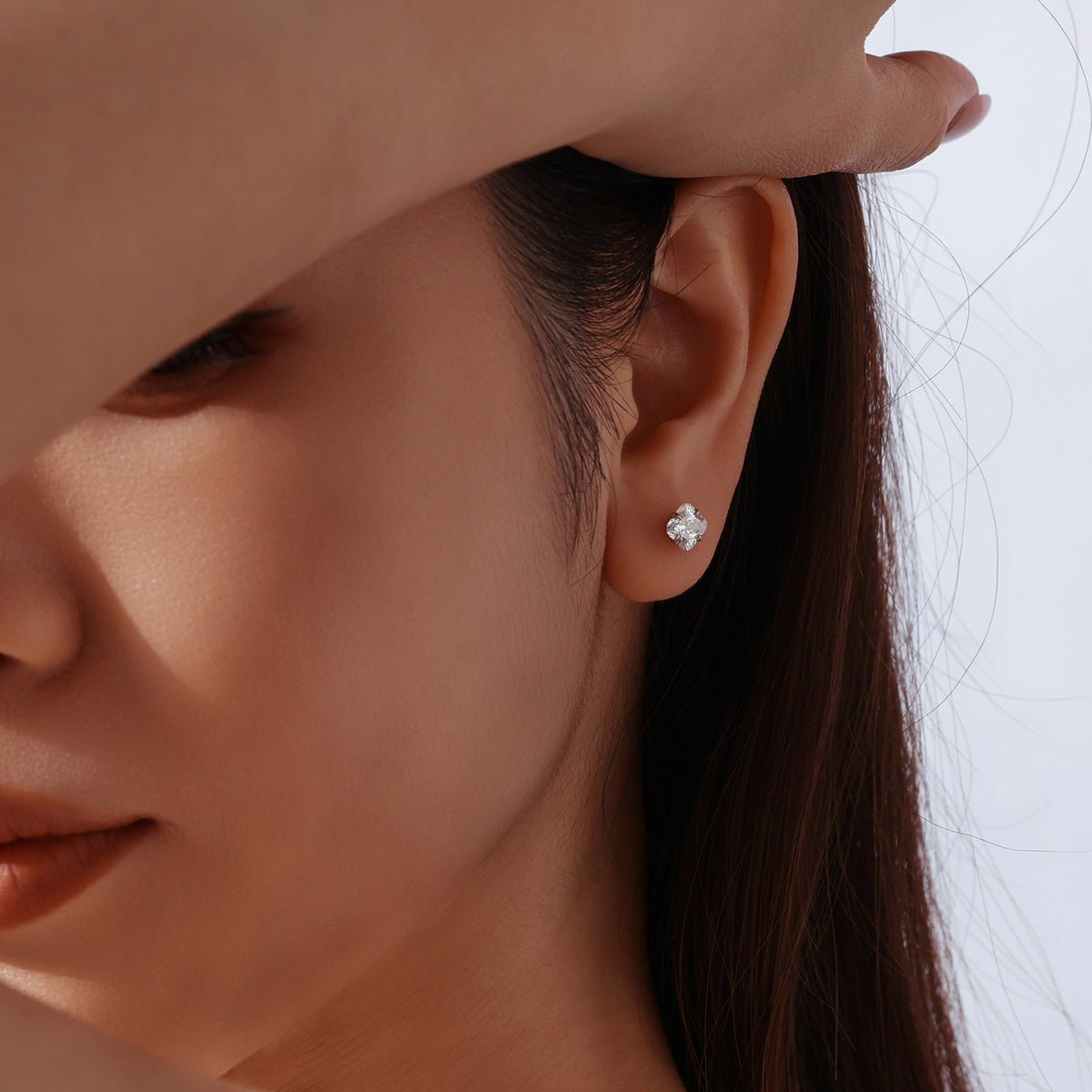 1CT Lucky Clover Moissanite Stud Earrings