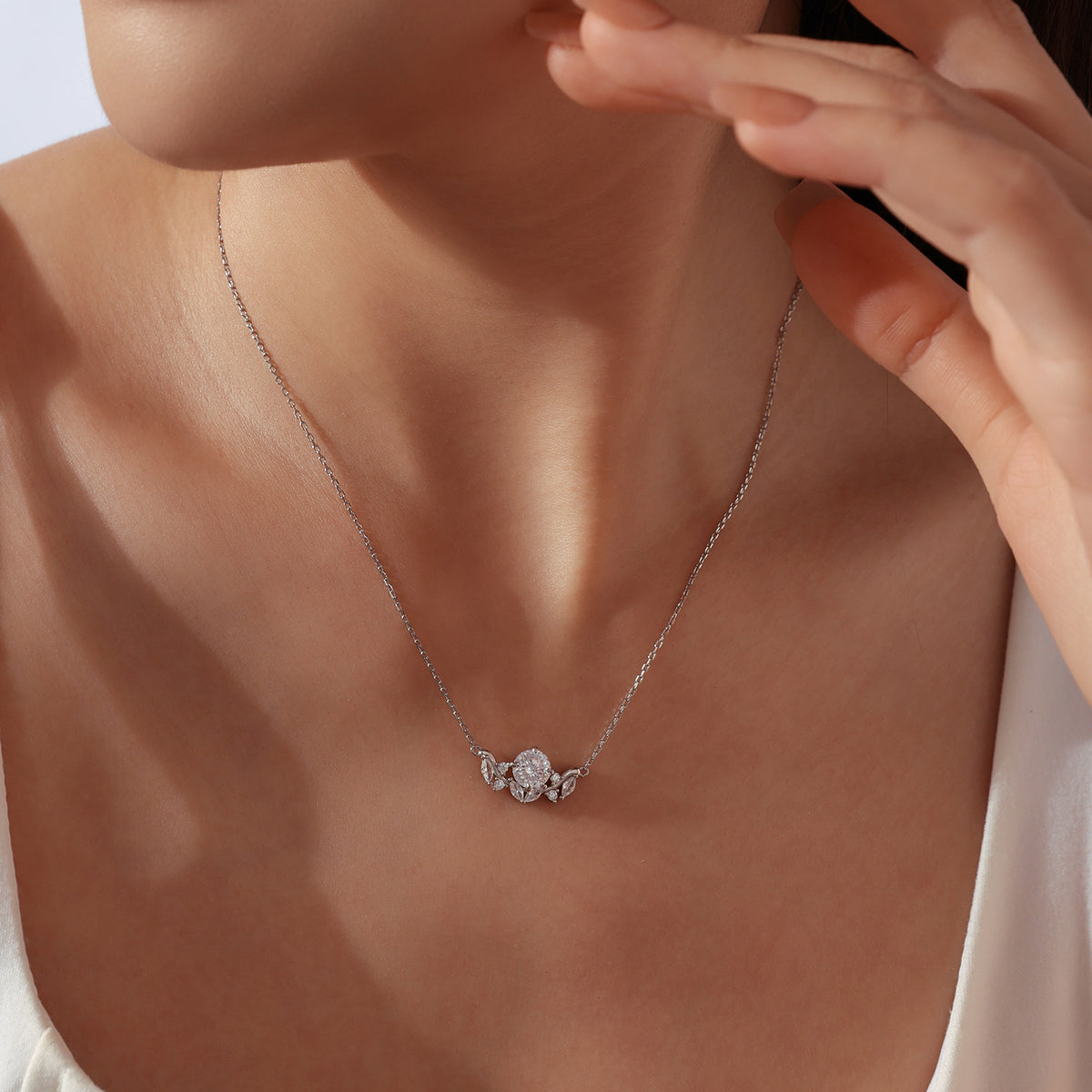 1CT Leaf Moissanite Necklace