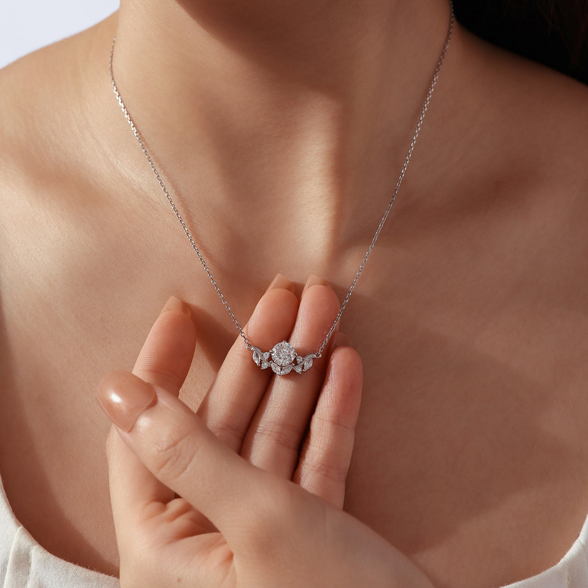 1CT Leaf Moissanite Necklace
