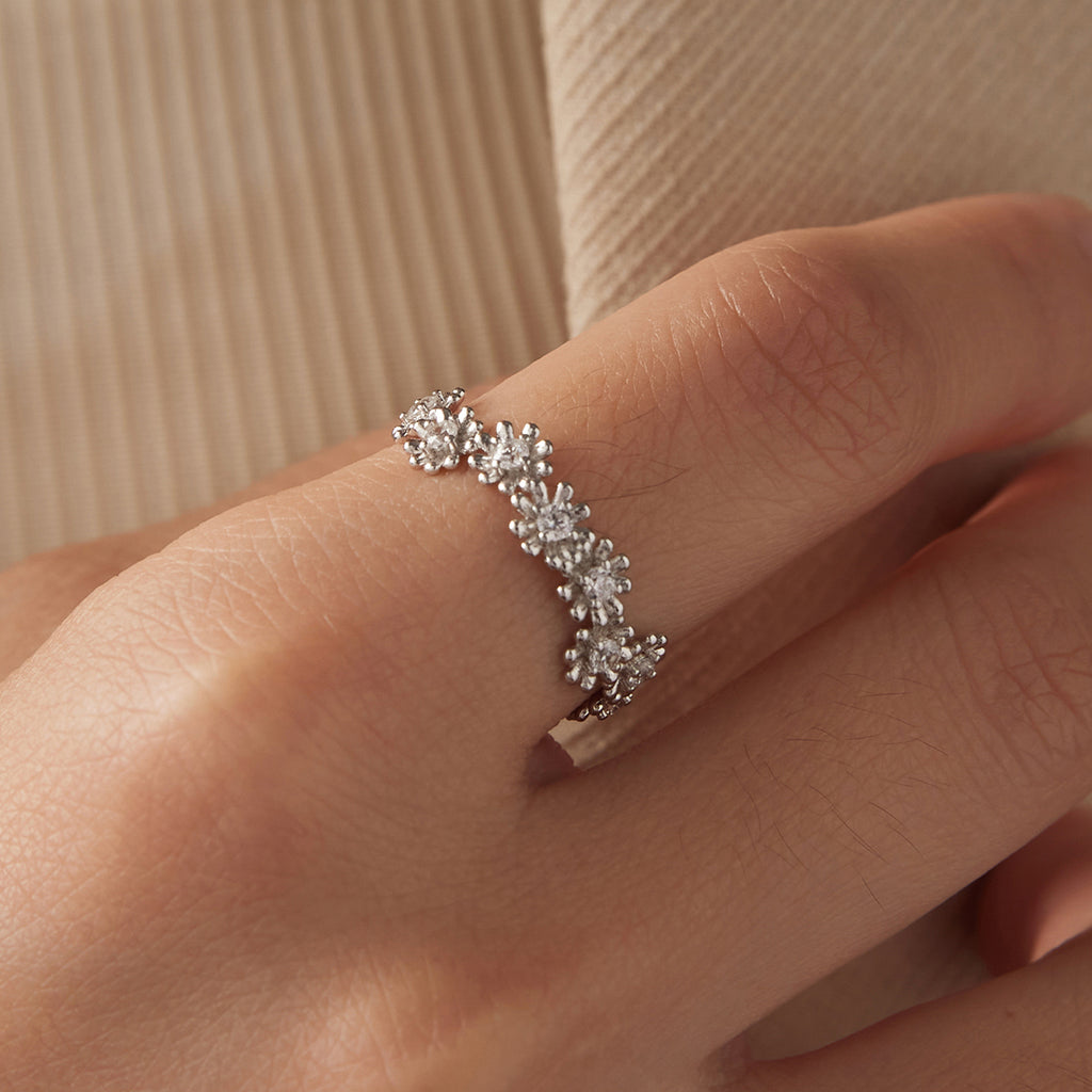Daisy Bloom Eternity Band