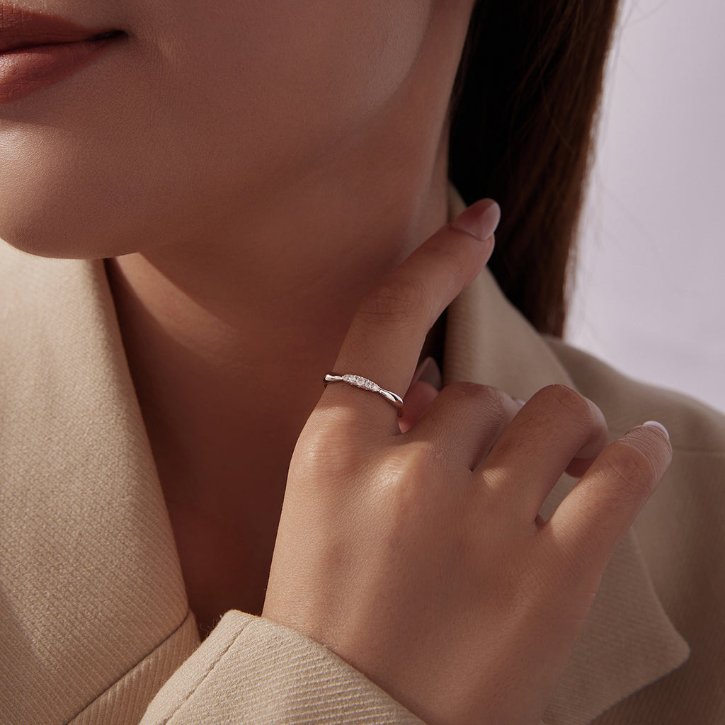Twisted Pavé Stacking Band